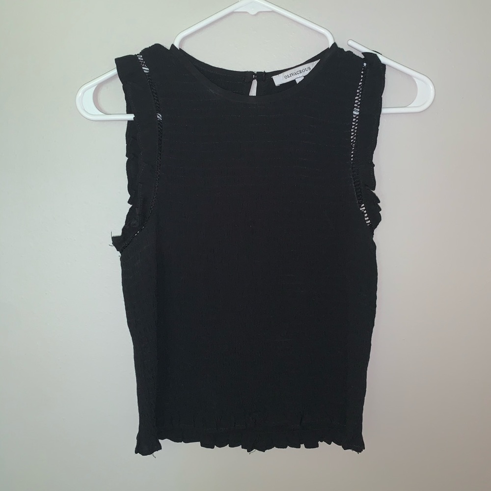 Olivaceous fitted top